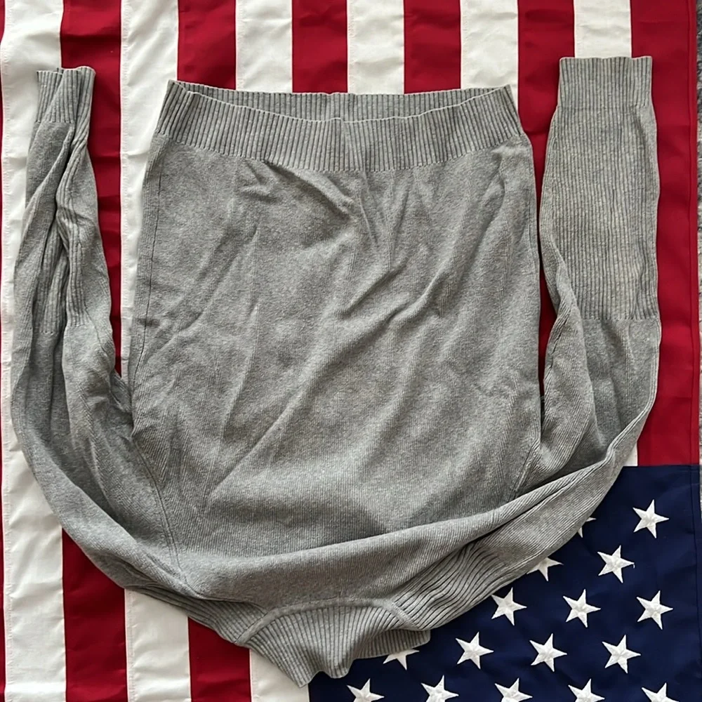 GAP sweater w high collar - Picture 6 of 14